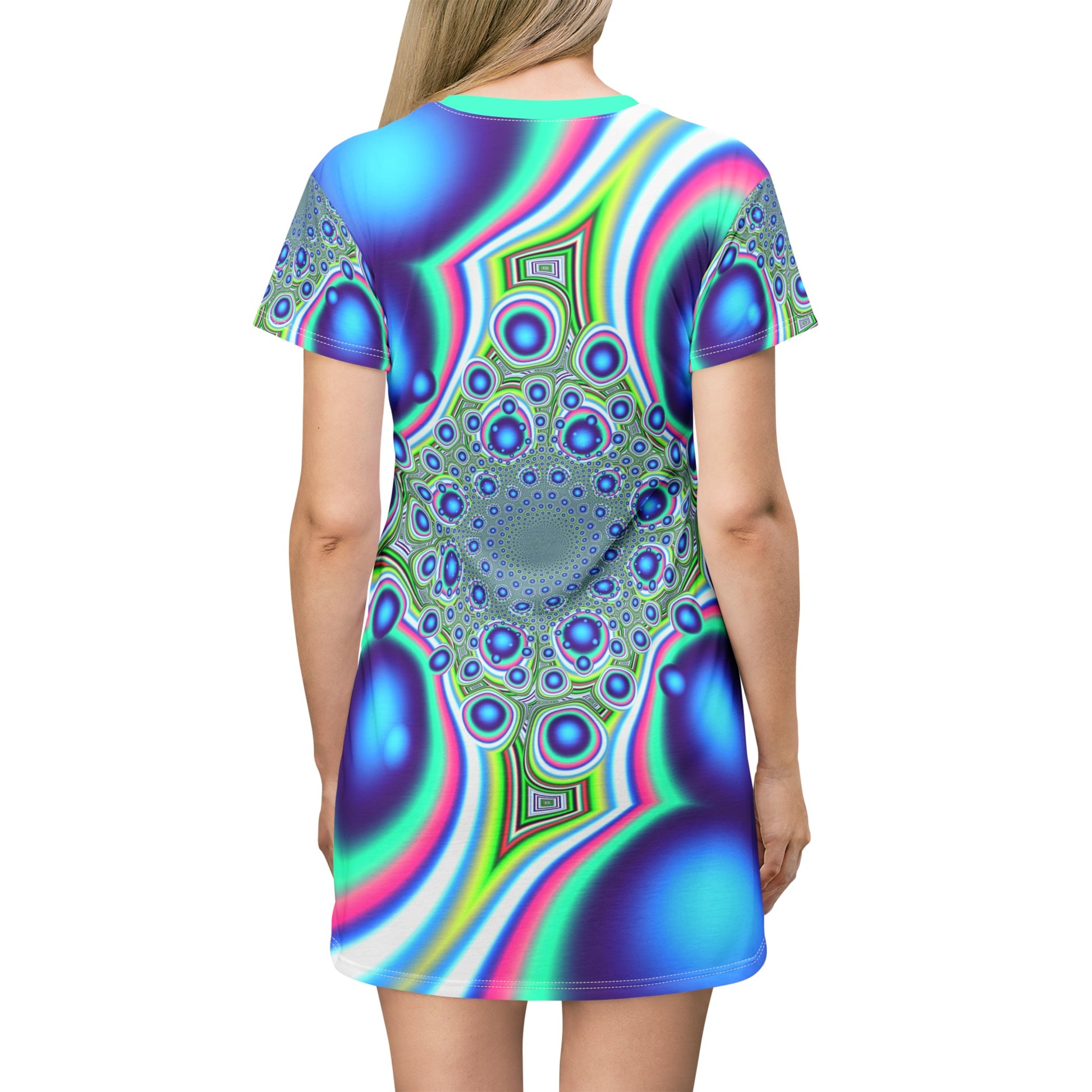 Wearable Fractal Art.  Choose from different sizes.