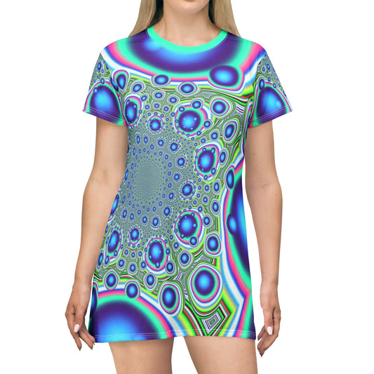 Wearable Fractal Art.  Choose from different sizes.